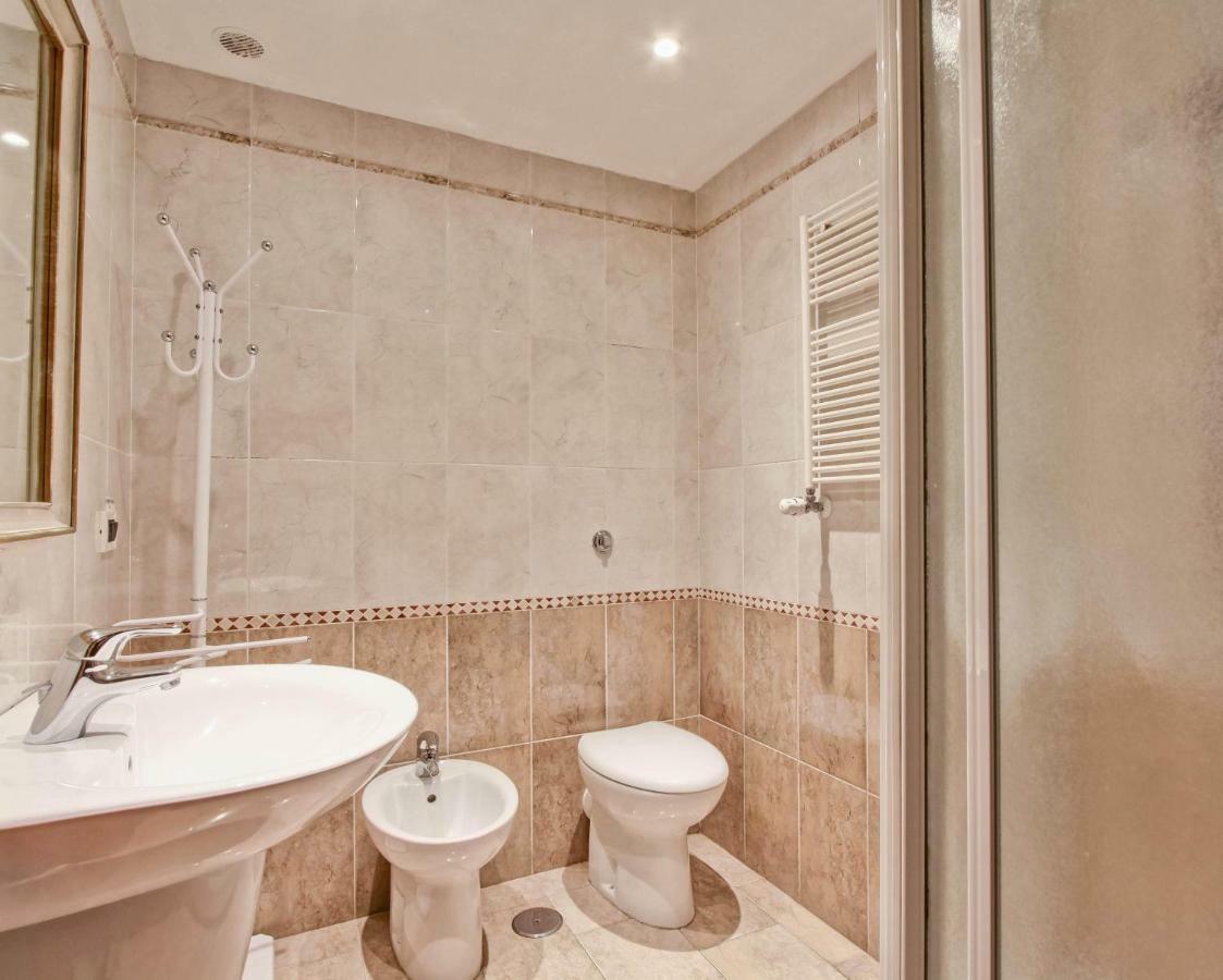Rent Rooms Filomena E Francesca Rome Luaran gambar